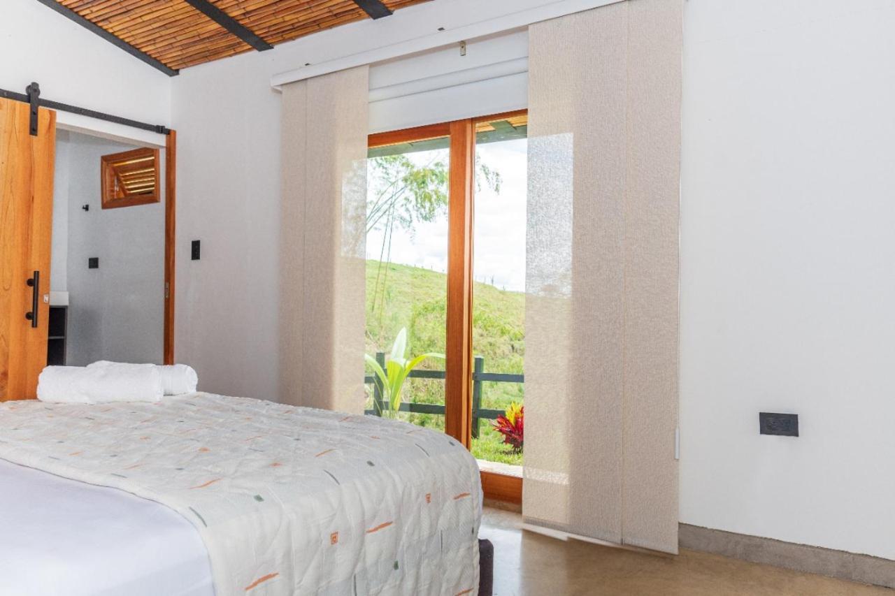 Agradable Cabana Cafetera Con Jacuzzi A 12 Min Del Centro De Pereira Εξωτερικό φωτογραφία