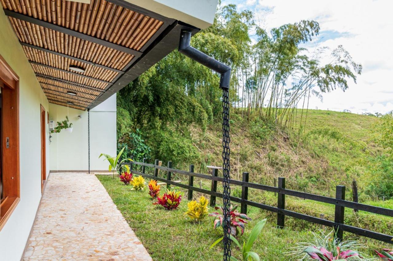 Agradable Cabana Cafetera Con Jacuzzi A 12 Min Del Centro De Pereira Εξωτερικό φωτογραφία